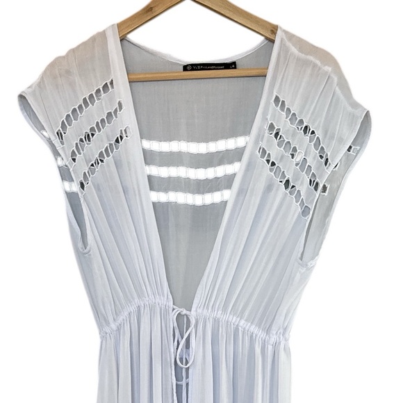 VIX SWIMWEAR Pamela Embroidered Cover-up Dress in White - Picture 7 of 10